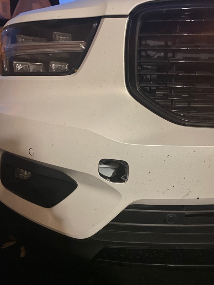 small_square_cover_on_car_bumper